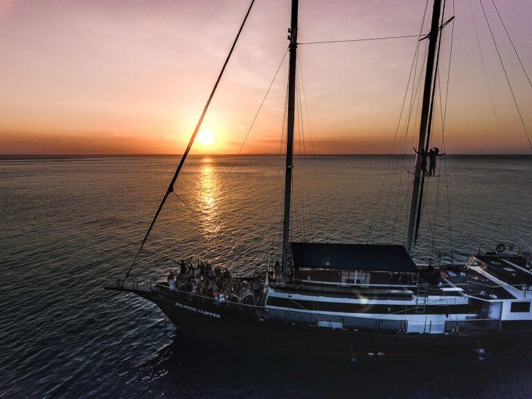 sailing-the-whitsundays-on-board-the-atlantic-clipper