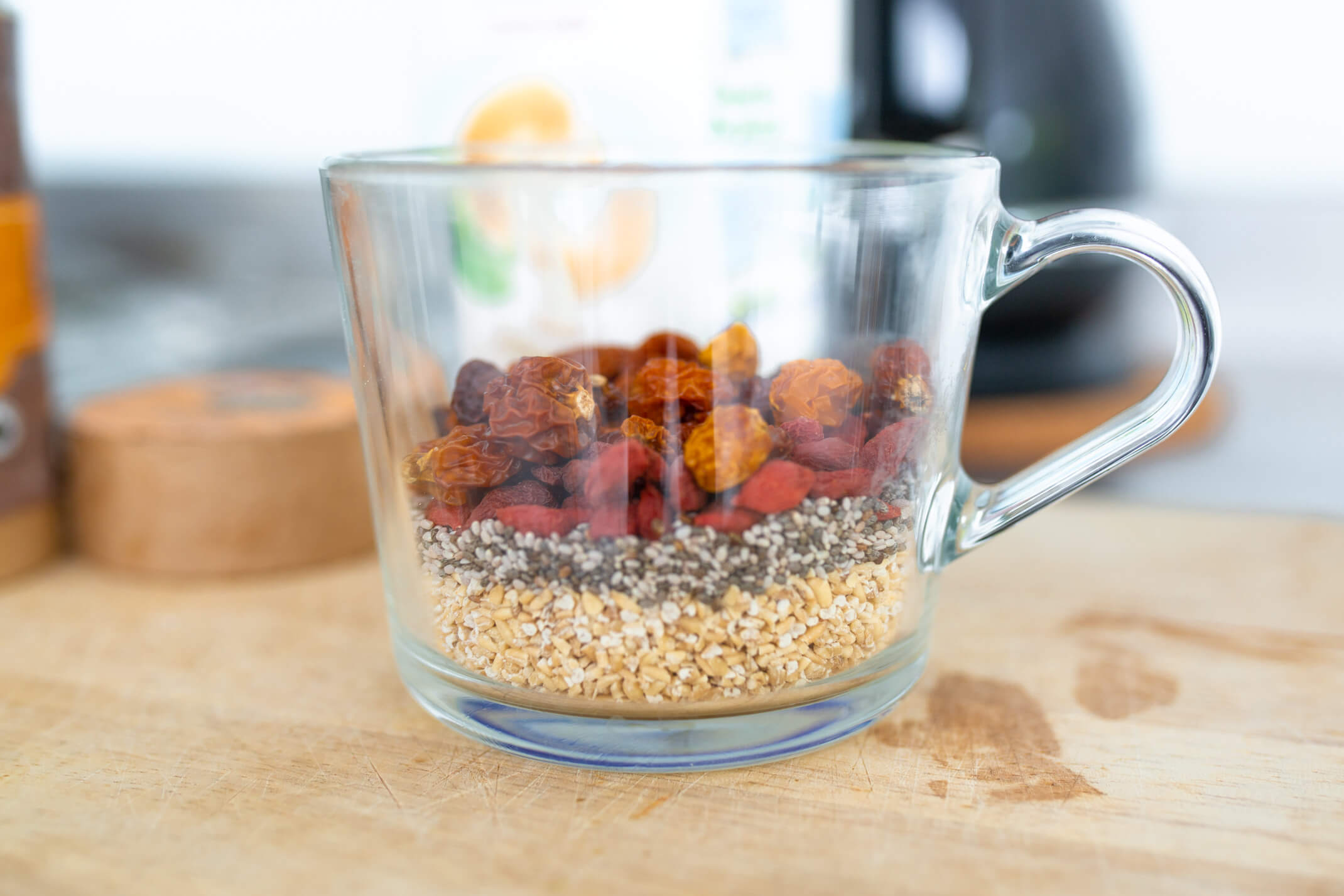 RECIPE: A warming turmeric, chia and berry oats bowl