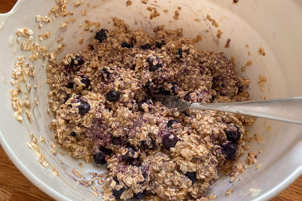 Healthy banana and blueberry oat bites | Where's Mollie? A travel and adventure lifestyle blog