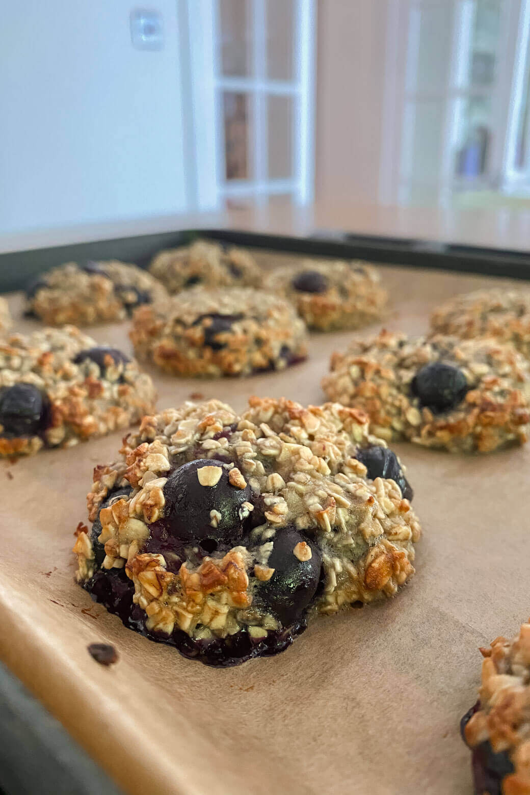 Healthy banana and blueberry oat bites | Where's Mollie? A travel and adventure lifestyle blog