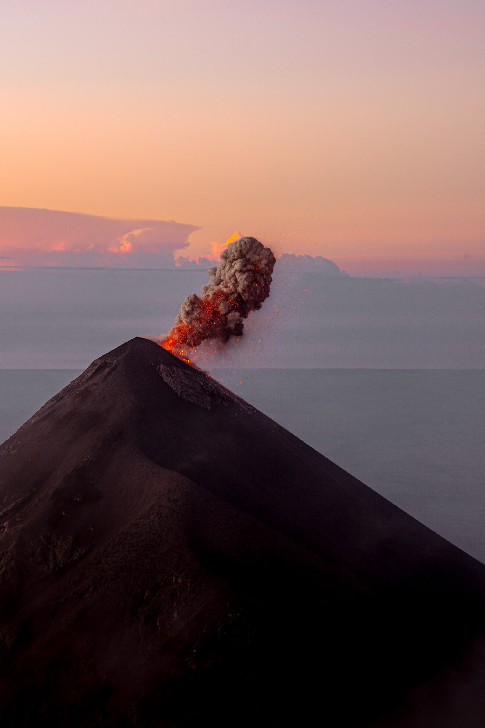 A guide to the Acatenango volcano hike, Guatemala